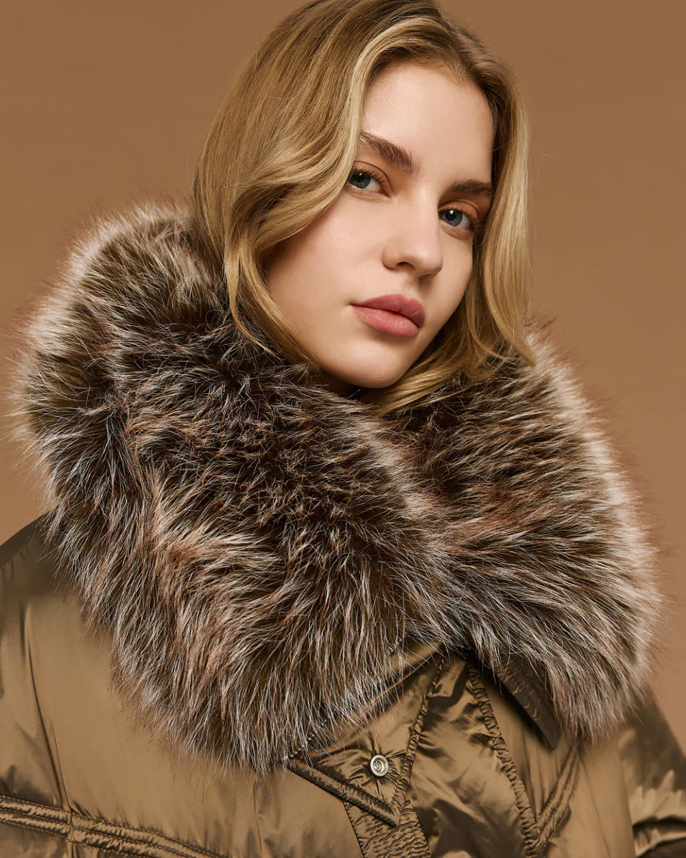 Short Olive Puffer Jacket With Faux Fur