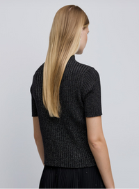 Short-sleeve knitted blouse