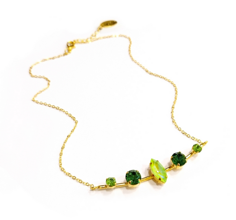 Fantasy Gold Chain Necklace With Green Crystals