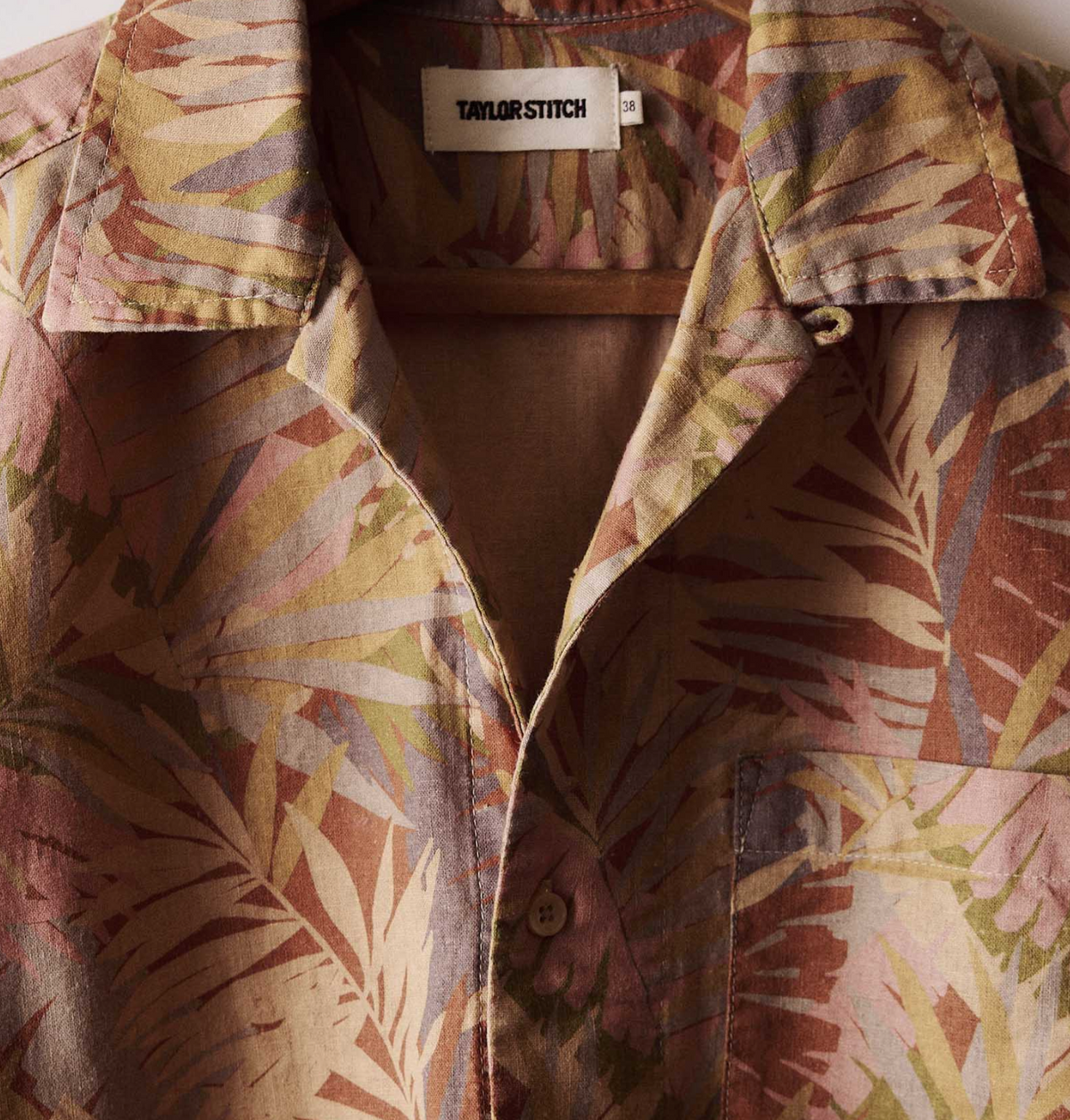 The Hawthorne Short Sleeve Shirt In Tea Desert Palm