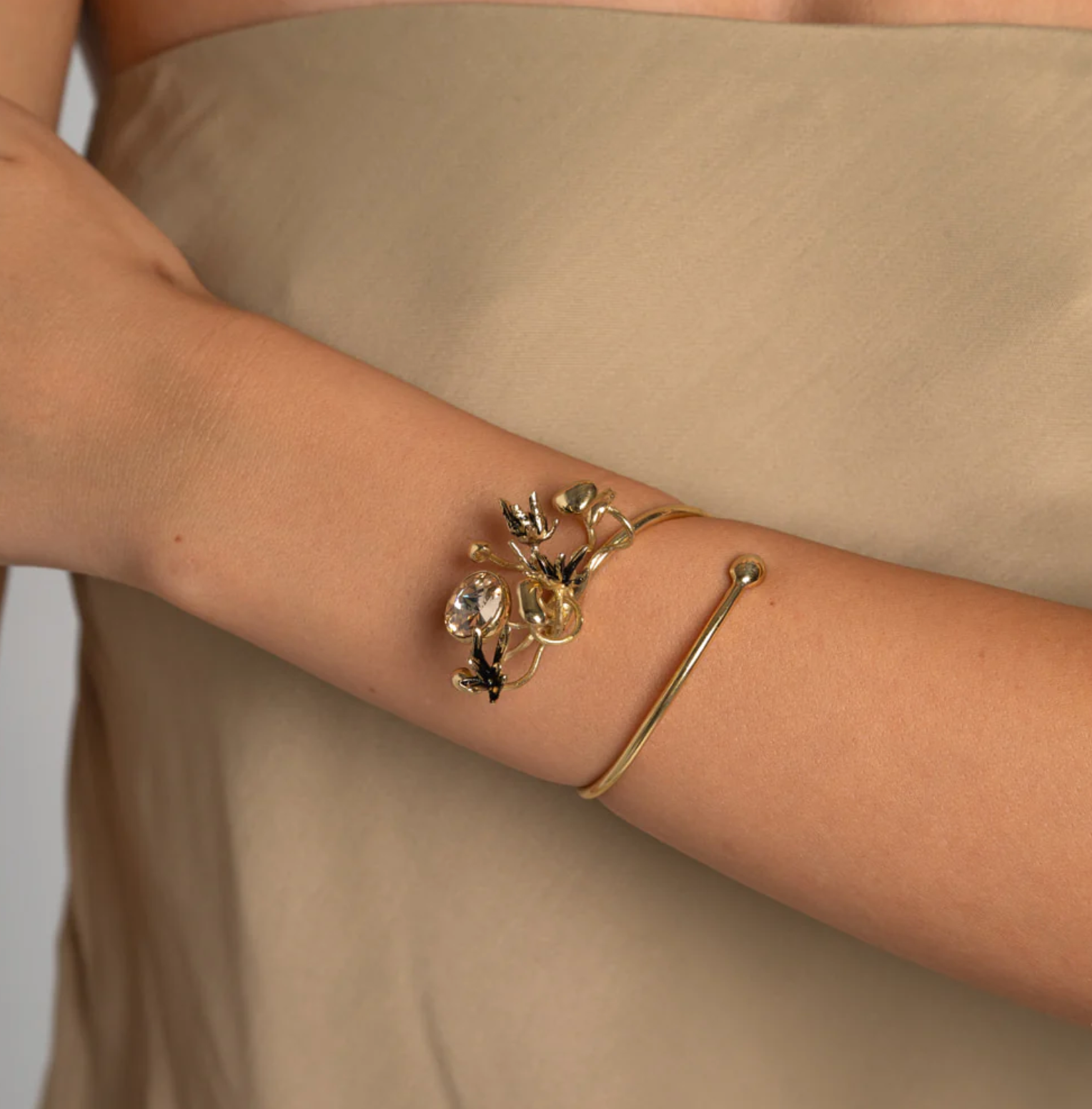 Stem Brass Black Oxidation Honey Crystal