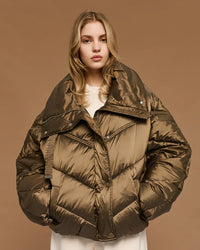 Short Olive Puffer Jacket With Faux Fur