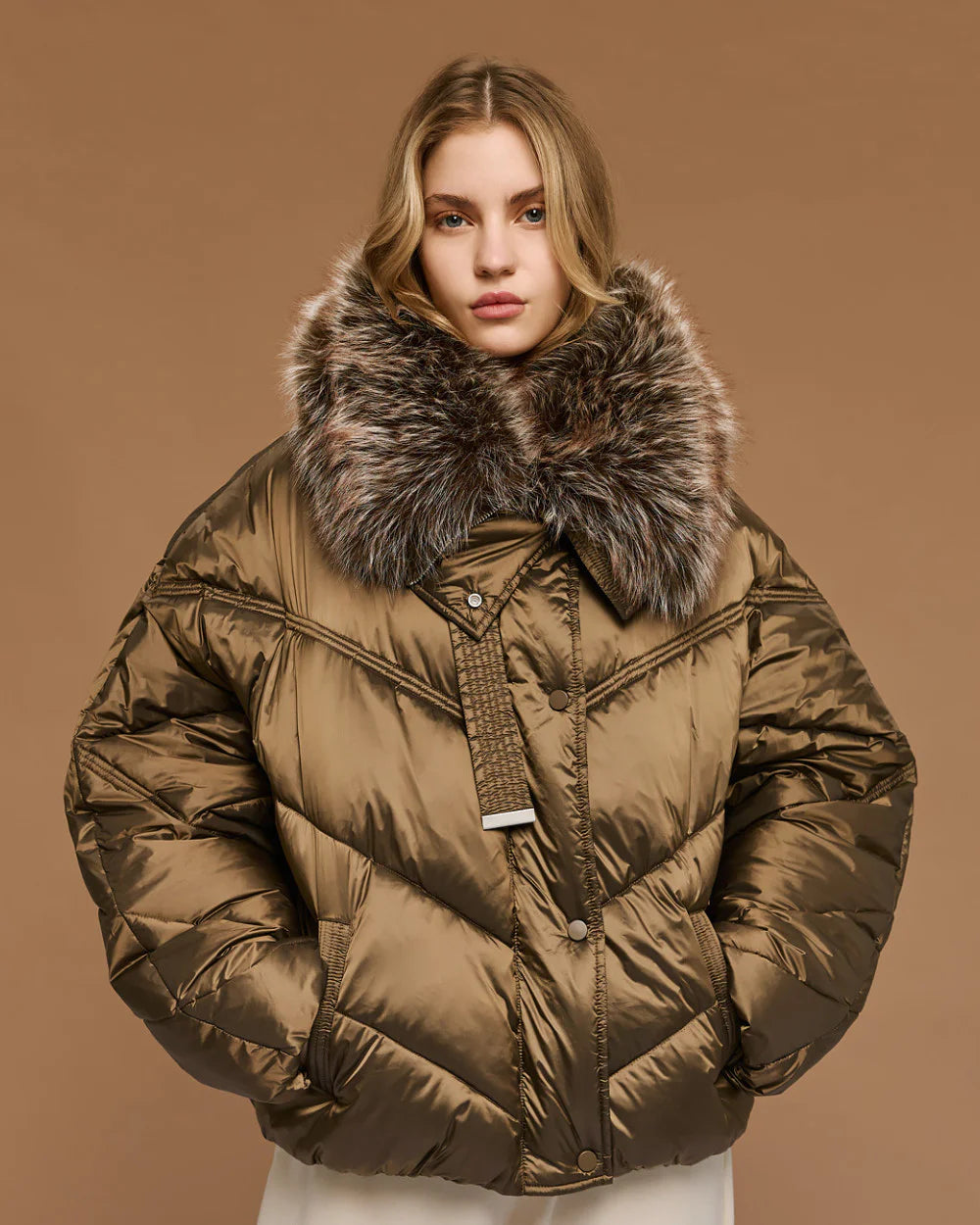 Short Olive Puffer Jacket With Faux Fur